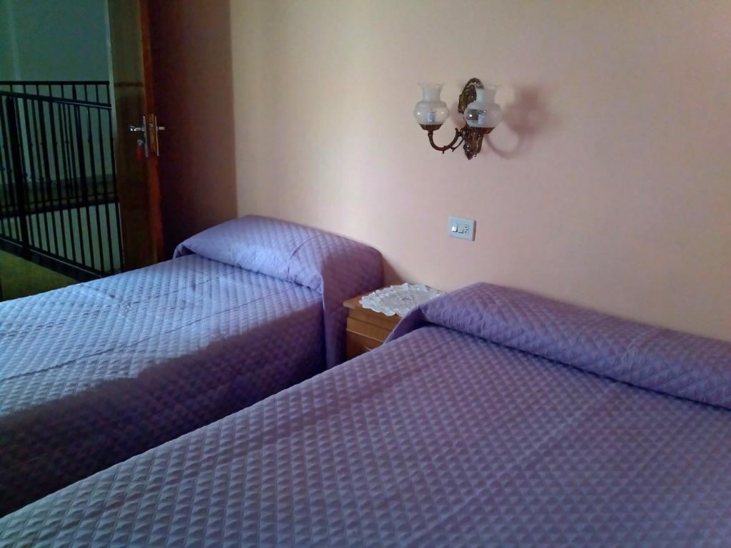 Pension Las Palmeras Лалин Номер фото